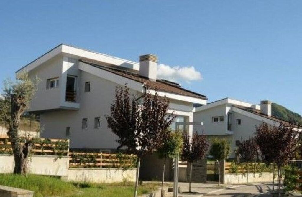 Apartament 2+1 me 2 Poste Parkimi me Qira te Long Hill Residence TEG