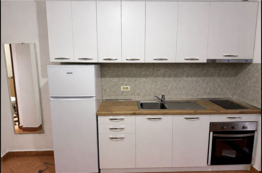 Jepet apartament 1+1 ne Myslym Shyri , prane Bar Momo - 47.000 leke