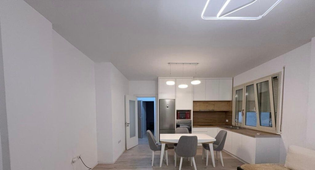 AFFITTIAMO APPARTAMENTO 1+1, IN VIA "EDUARD MANO" VICINO AL LAGO ASCIUTTO!