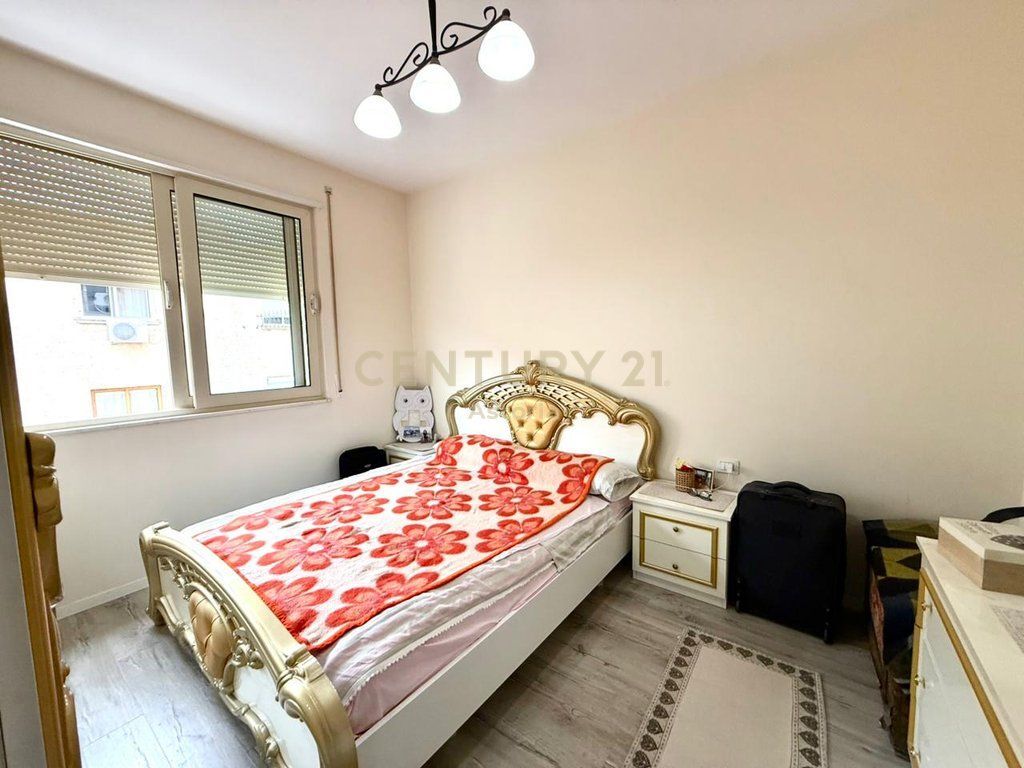 SHITET APARTAMENT 1+1 TE GJIMNAZI PARTIZANI