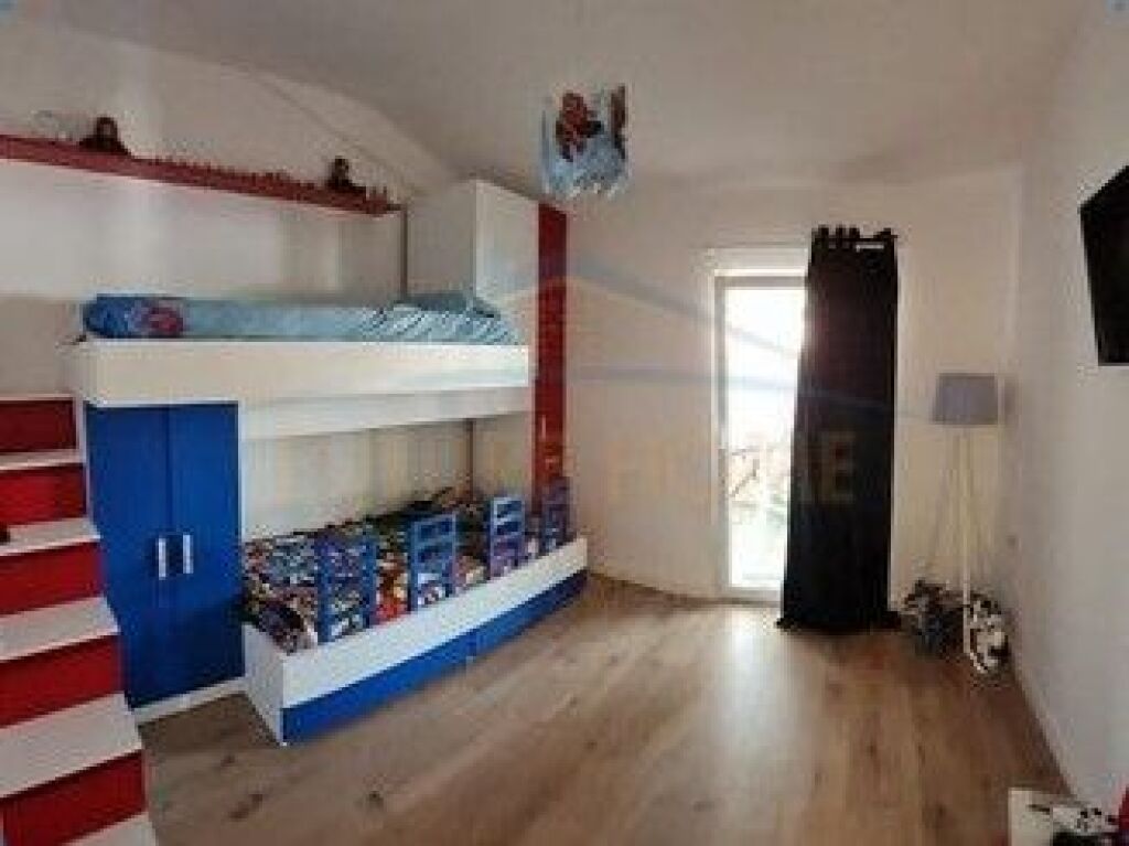 Shitet, Penthouse 3+1+2+verande .Golem,Durres.