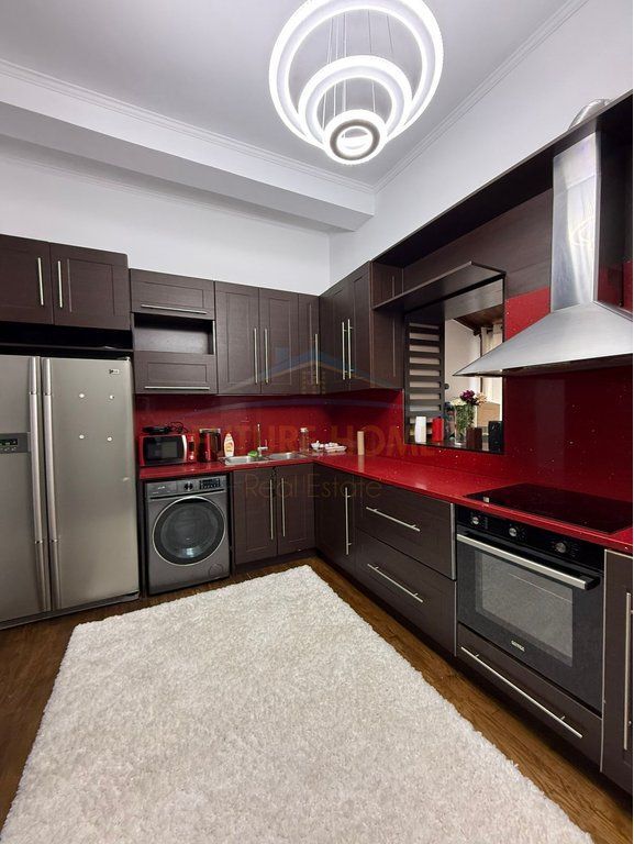 Affitto, Appartamento 2+1+2, Via Dibrës, Tirana. 1.200 €