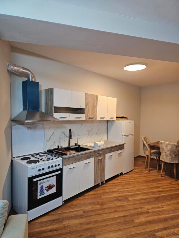 Jepet Me Qera Apartament 1+1+1 Ballkon