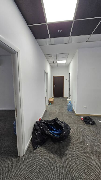 Ambjent me Qira për Zyra – Ish Ekspozita, Tiranë | 200 m² | Lokacion Premium