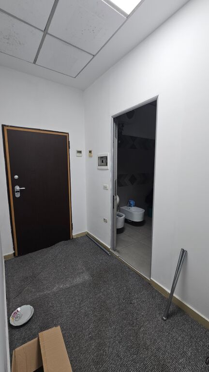 Ambjent me Qira për Zyra – Ish Ekspozita, Tiranë | 200 m² | Lokacion Premium