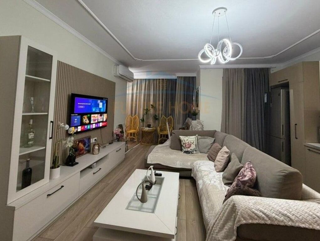 Qera , Apartament 3+1+2, Bulevardi B.Curri , Tirane!