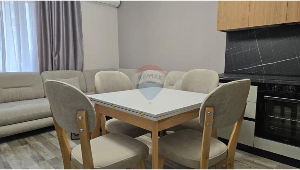 Apartament 1+1 me qira tek Zogu I Zi !