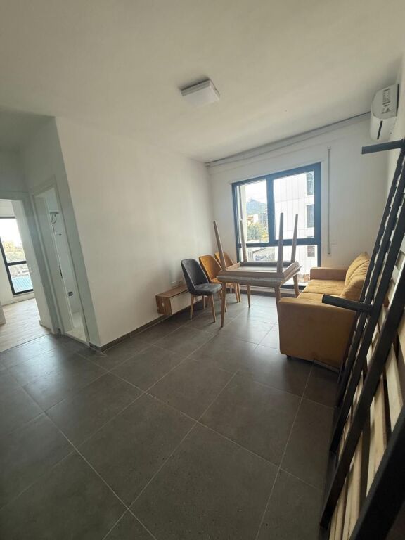 Porcelan Jepet Apartament 1+1 Me Qera