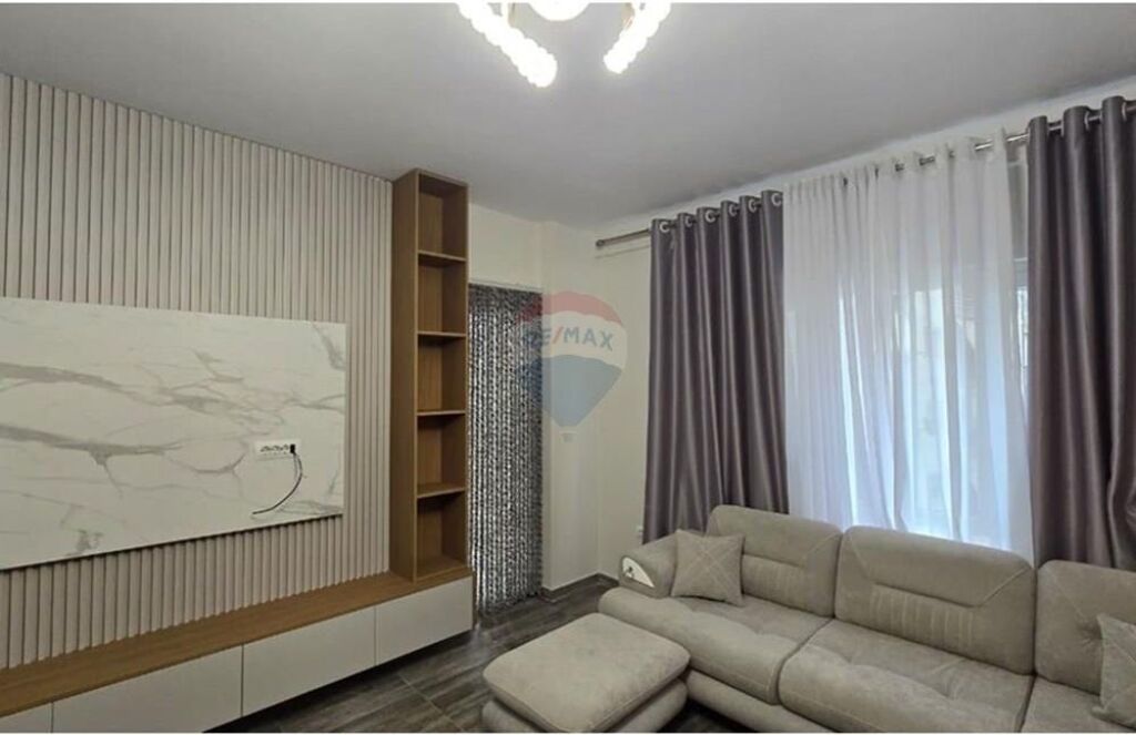 Apartament 1+1 me qira tek Zogu I Zi !