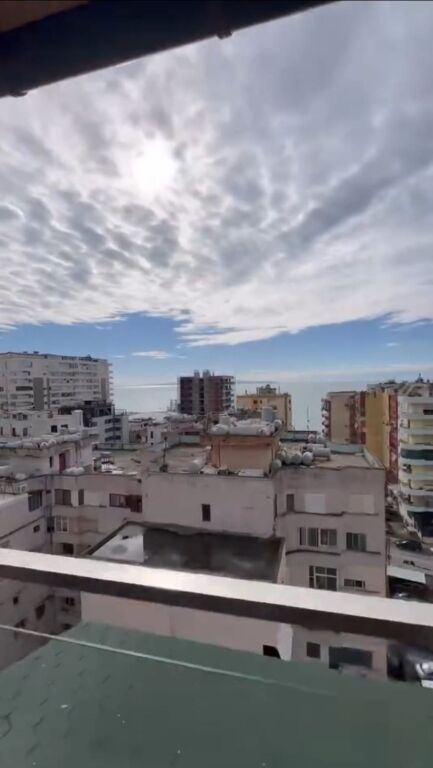 Shitet super apartament 2+1+2 me verandë dhe pamje deti Vollga