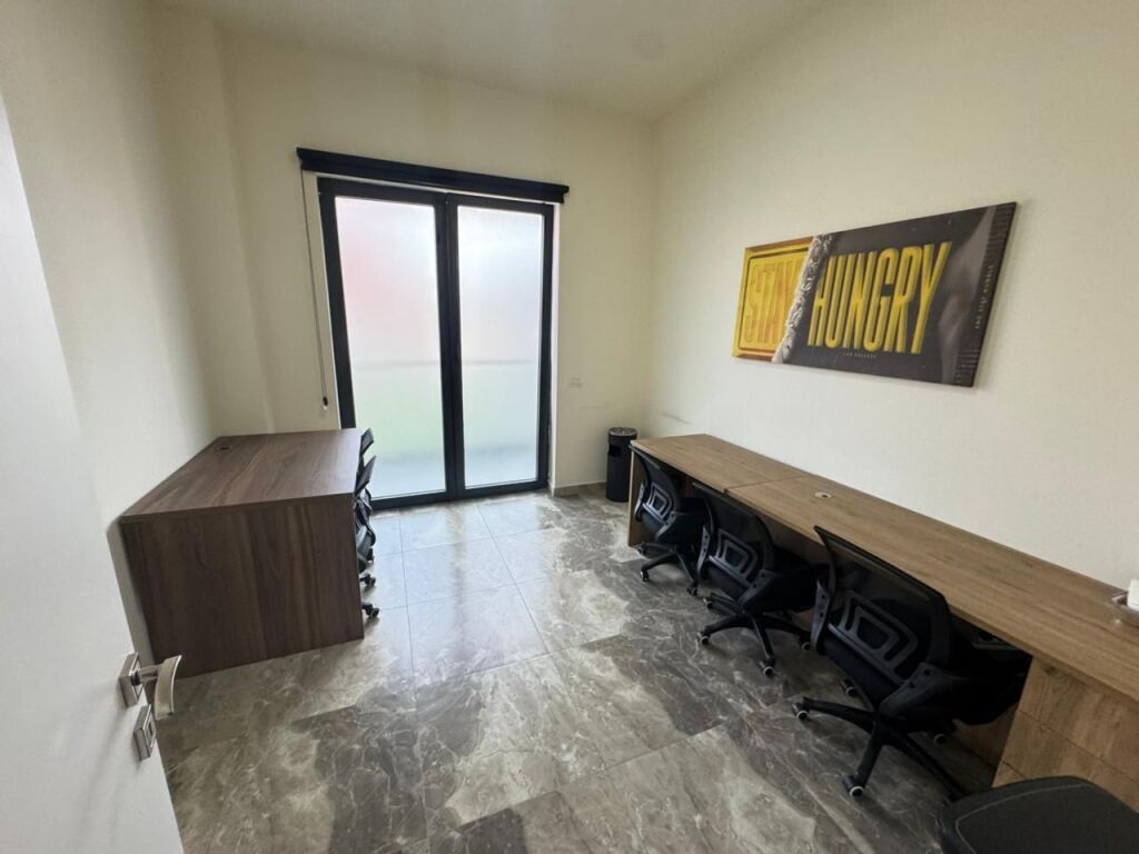 📣 Locale commerciale in affitto 📍 Via “Teodor Keko” 🔹 Superficie: 400 m² 🔹 Piano: 1 🔹 Ambiente adatto per: Clinica, Call Center, uffici, centro corsi, ecc. 💶4500 euro al mese 📞