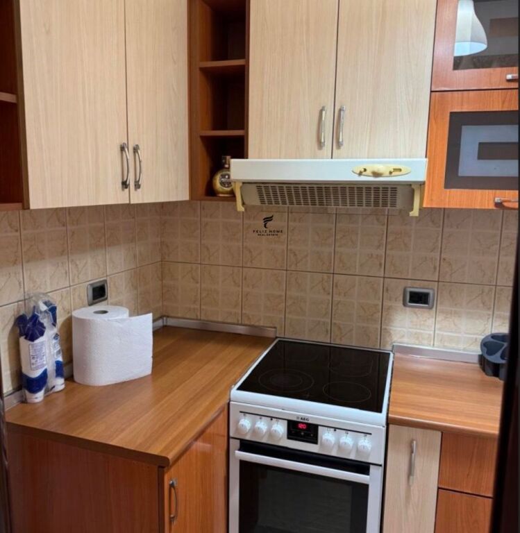 APARTAMENT ME QERA 1+1 RRUGA E DIBRES 40.000 LEKE