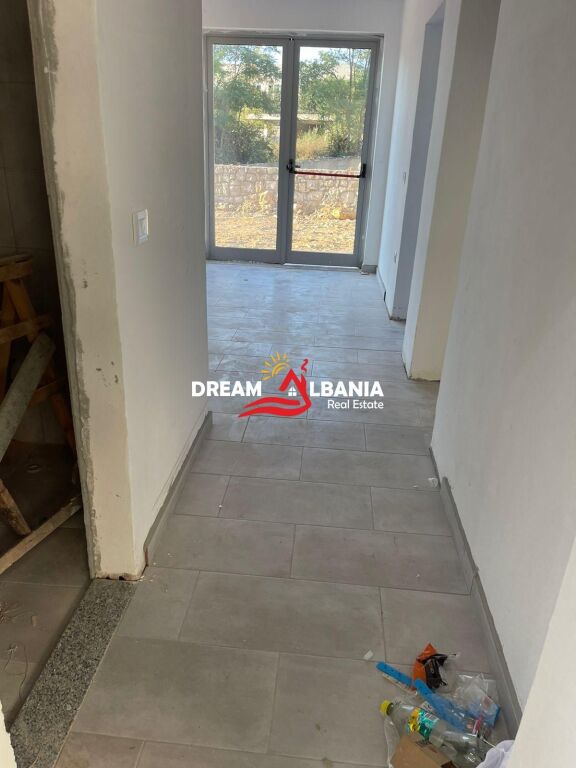 Magazzini in vendita sull'autostrada Tirana-Durazzo (ID 4181065)