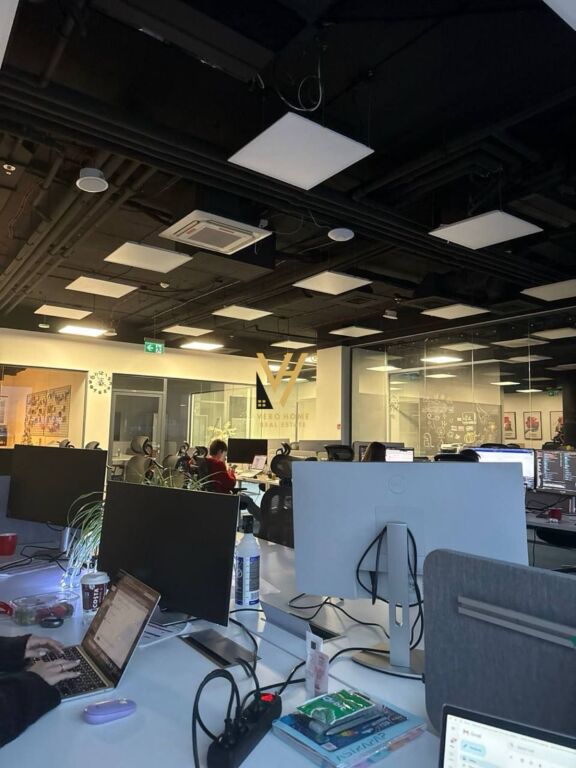 JEPET ZYRE 350 M2 ME QIRA TE KULLAT BINJAKE 5.000 EURO