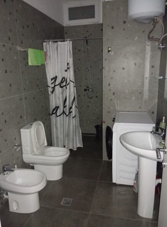 Appartamento 2+1 in Affitto in Via 5 Maji, Tirana - 700€ | 100 m²