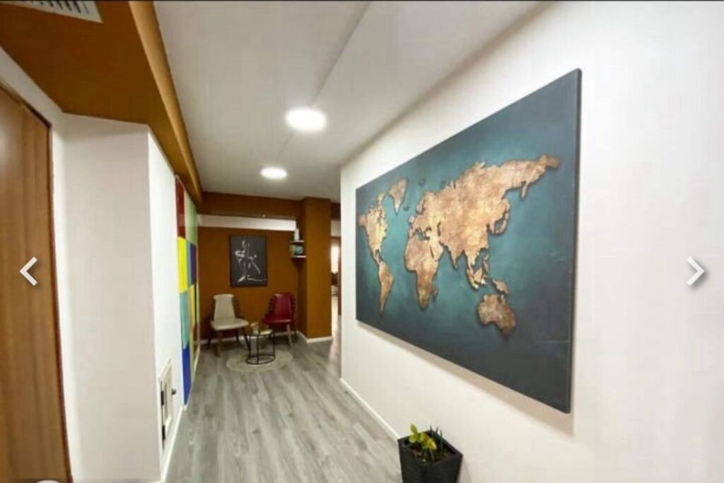 AMBJENT ME QERA - RR. SAMI FRASHERI, PERBALLE SHKOLLES PETRO NINI, BUZE RRUGE KRYESORE,