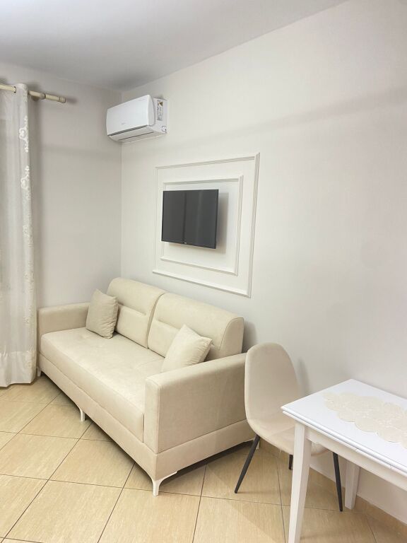 SHITET GARSONIERE TEK IDI 2005 PLAZH,DURRES