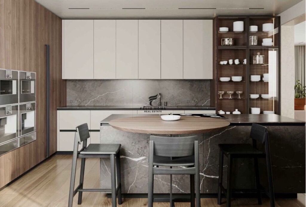 VILLA SU 3 PIANI IN VENDITA TEG 1.700.000 EURO