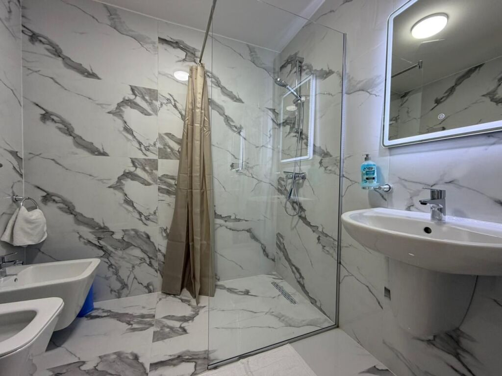 Appartamento 2+1+Parcheggio in affitto presso Akses Tirana presso Casa Italia.