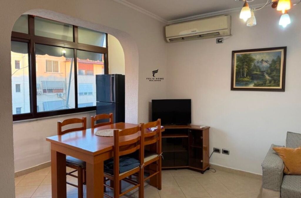 APARTAMENT ME QERA 1+1 RRUGA E DIBRES 40.000 LEKE