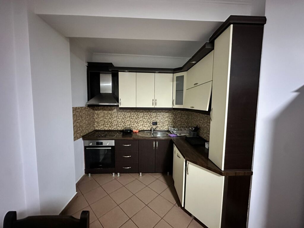 Jepet me qira apartament 2+1 tek ish Garda Republikes