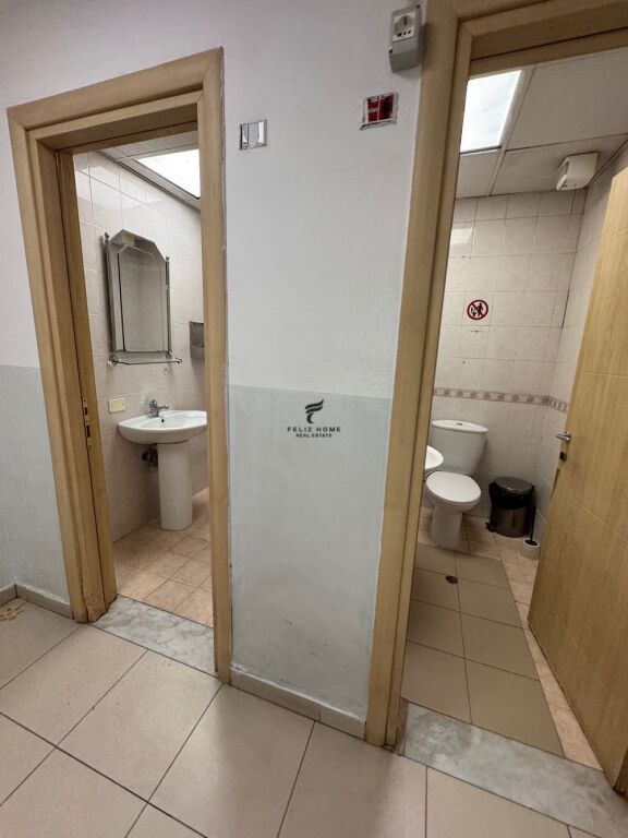 ZYRE ME QERA 200 M2 BLLOK 3000 EURO