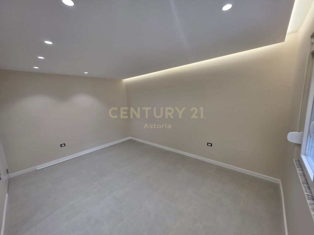 Apartament 2+1 per shitje te Oxhaku