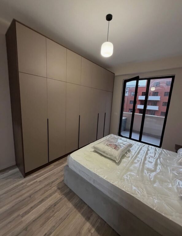🏢 Appartamento 1+1 con posto auto in affitto – Astir, vicino a Villa L2  📍 Posizione: Astir, vicino a Villa L2 🏗️ Edificio appena completato 🏢 Piano: 7 🚗 Con posto auto incluso 🏠 Tipologia: 1+1  💰 Prezzo: 50.000 lek/mese