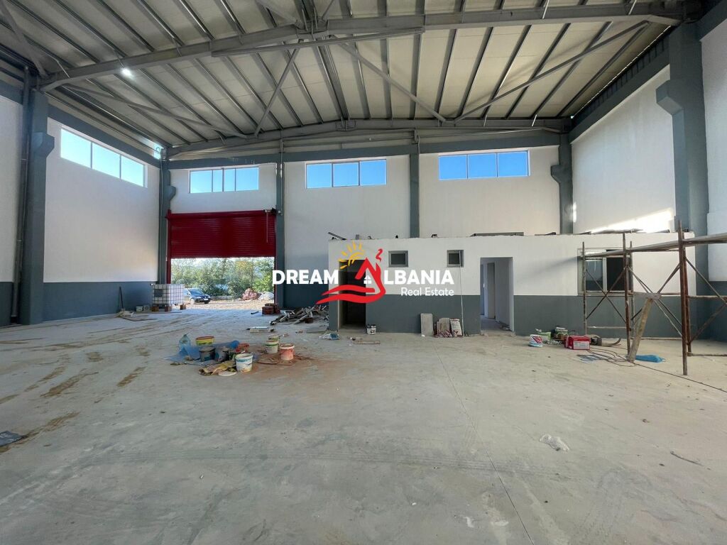 Magazzini in vendita sull'autostrada Tirana-Durazzo (ID 4181065)