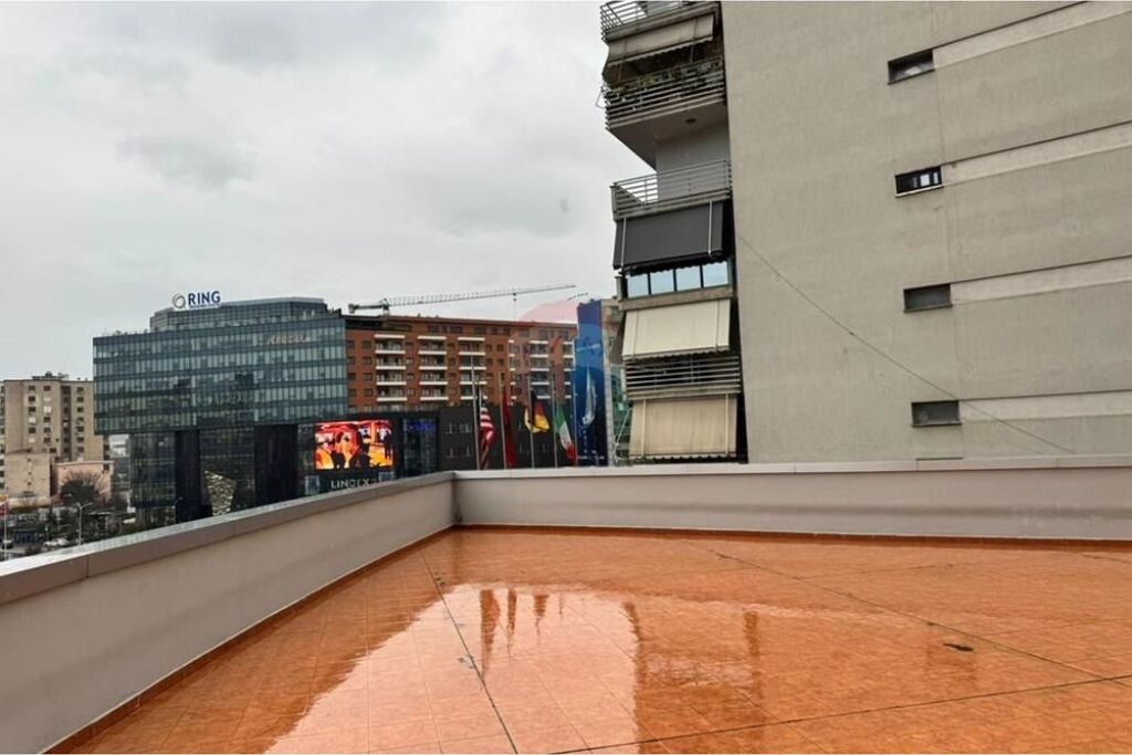 Balcony for Rent for Advertising