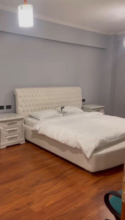 APARTAMENT ME QERA 3+1 BLLOK 2000 EURO