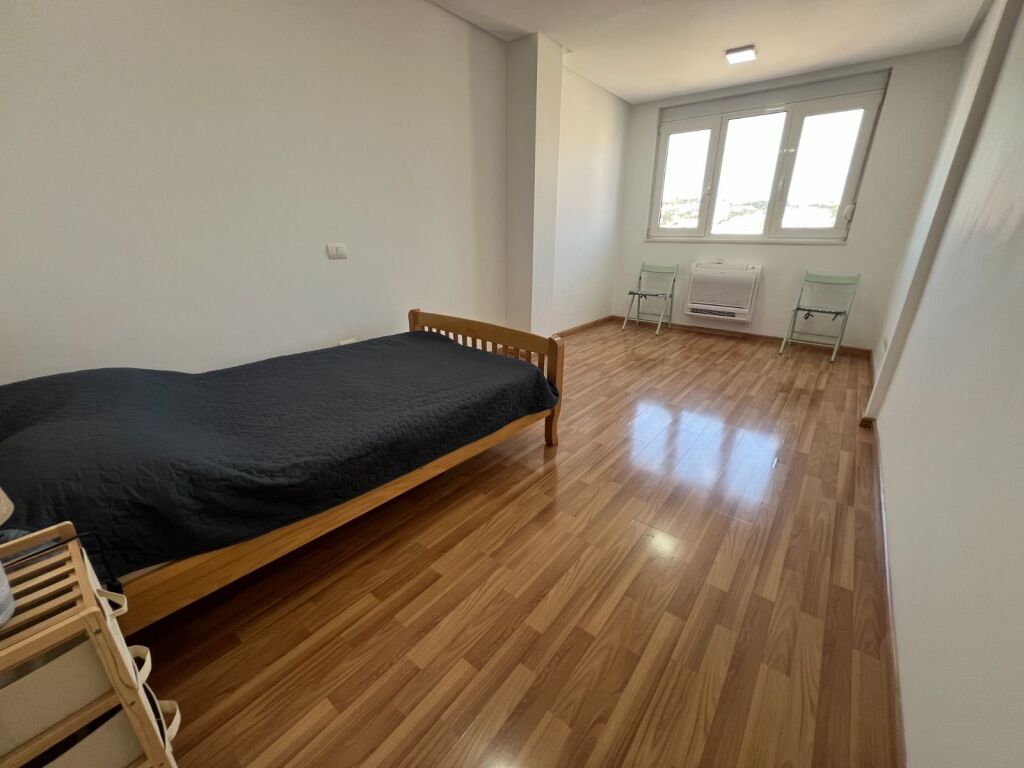 Shitet Apartament 2+1 Qender Durres