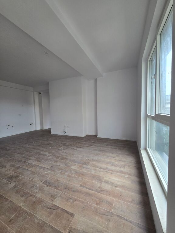 Affittasi 1+1 per ufficio, 21 Dhjetori