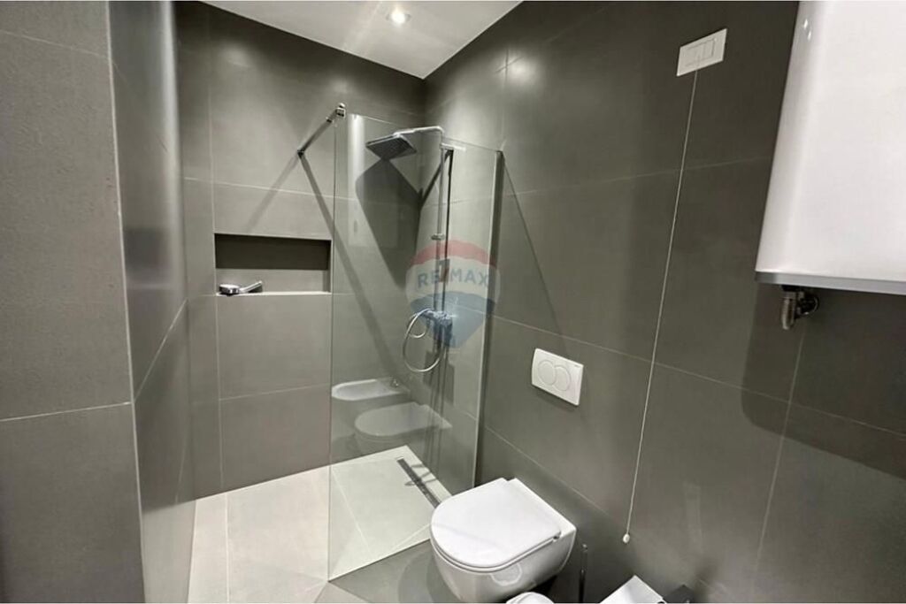 Zyre me qira ne Lake View Residence