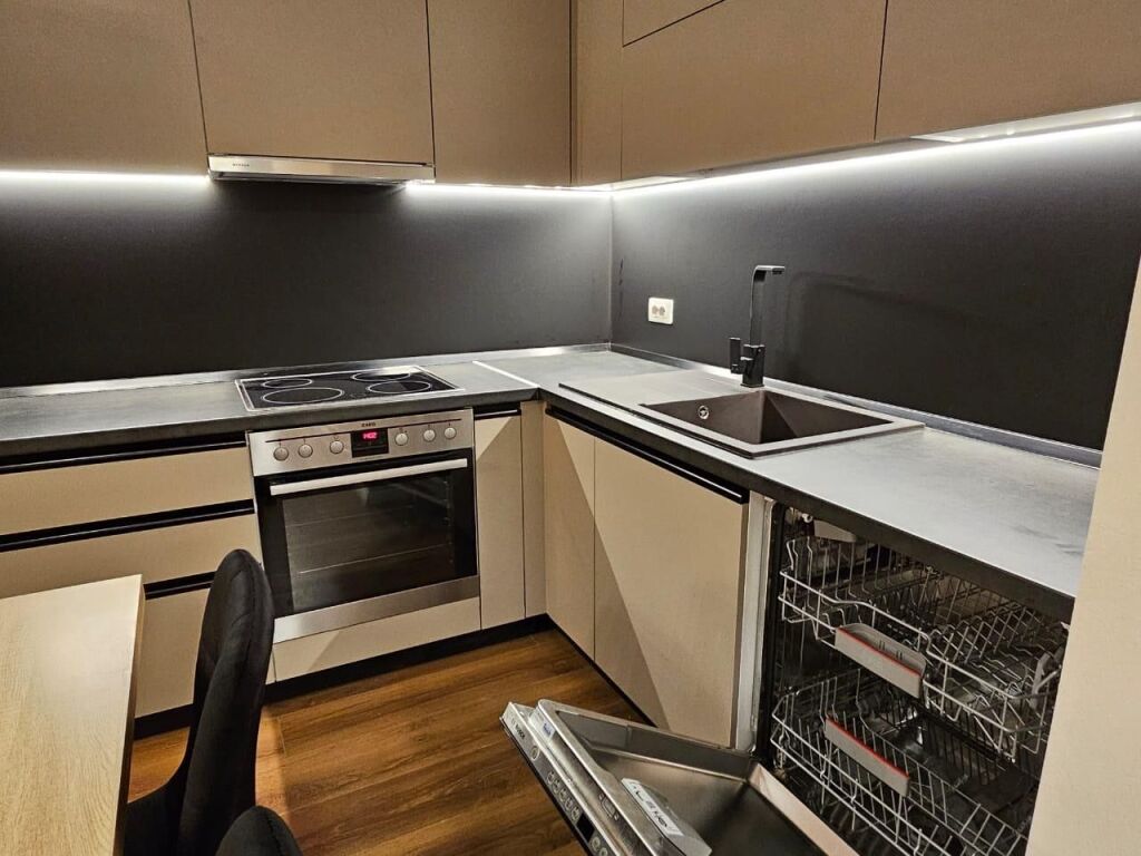 Affittasi Appartamento 2+1+1 con Balcone