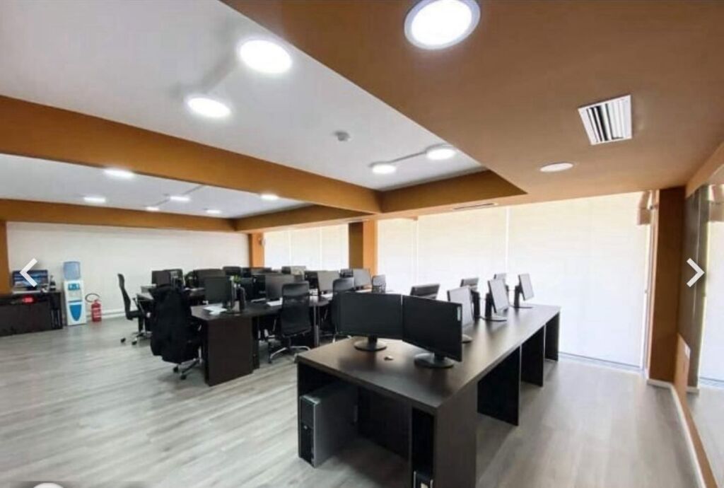 AMBJENT ME QERA - RR. SAMI FRASHERI, PERBALLE SHKOLLES PETRO NINI, BUZE RRUGE KRYESORE,