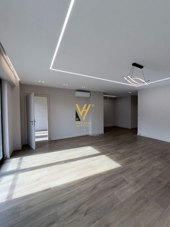 BUSINESS PREMISES 200 M2 FOR RENT AT GARDEN BUILDING, KAVAJES STREET 3,000 EURO