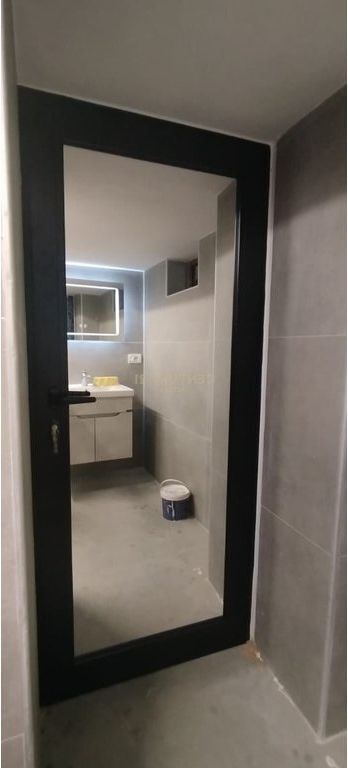 Japim me qira dyqan ,Lulishtja 1 Maji!