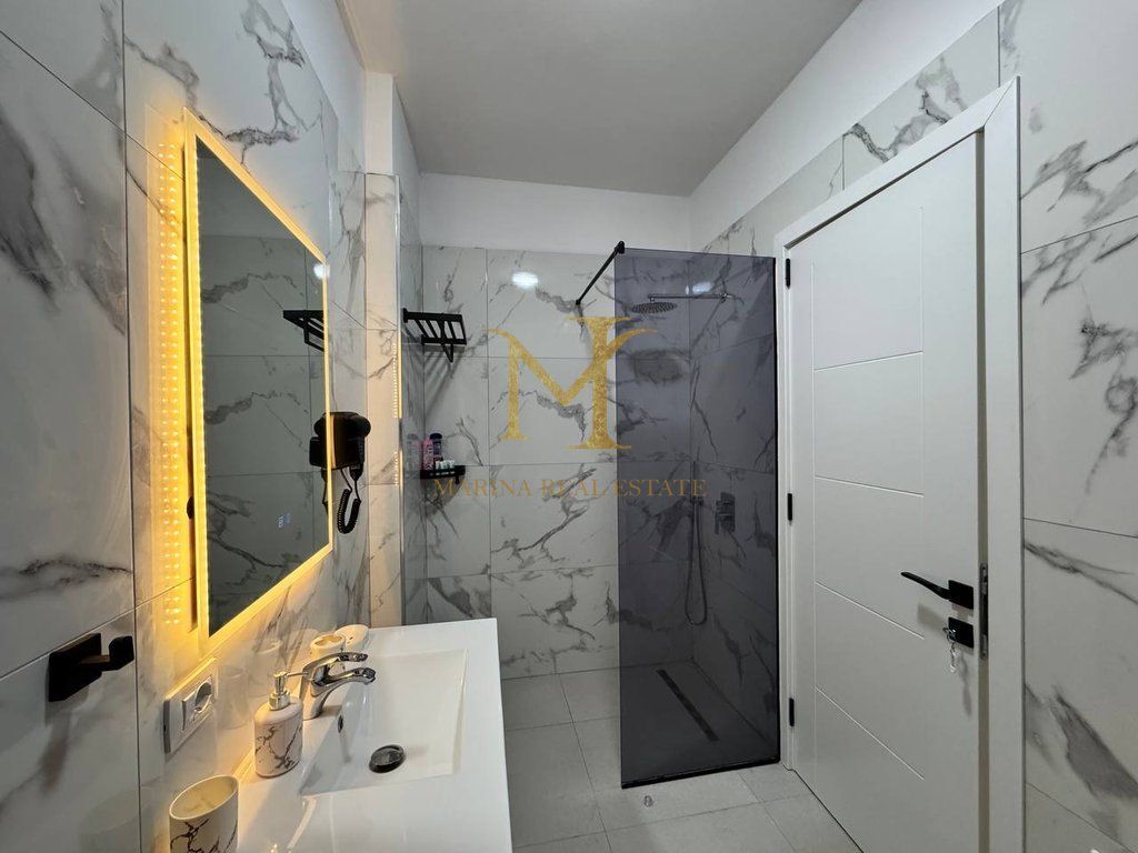 Qera modern apartament 1+1 ne Golem afer Blue Fafa Hotel