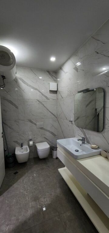 Apartment 1+1, Islam Alla!