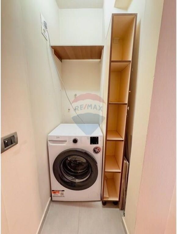 Apartament - Për Qira - Sheshi Skënderbej, Tiranë