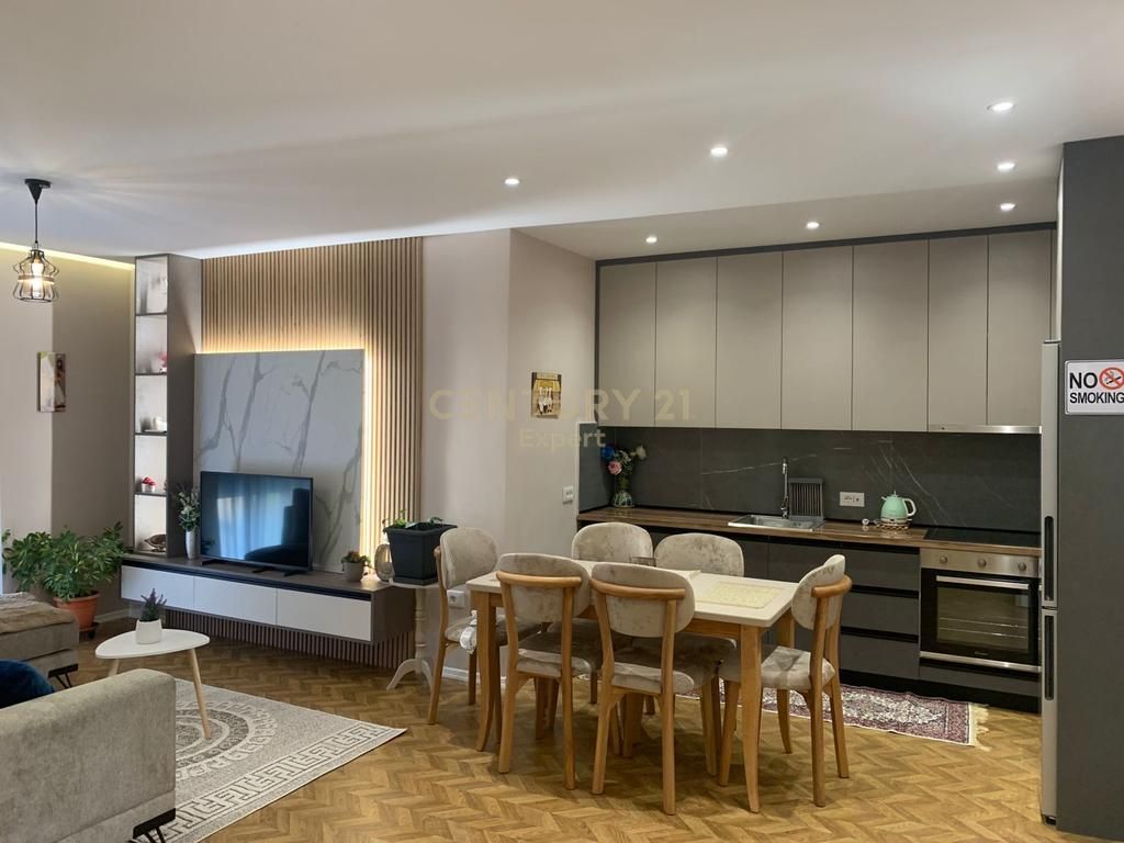 APARTMENT 2+1+2 WITH PARKING SPACE FOR RENT ON DRITAN HOXHA STREET!