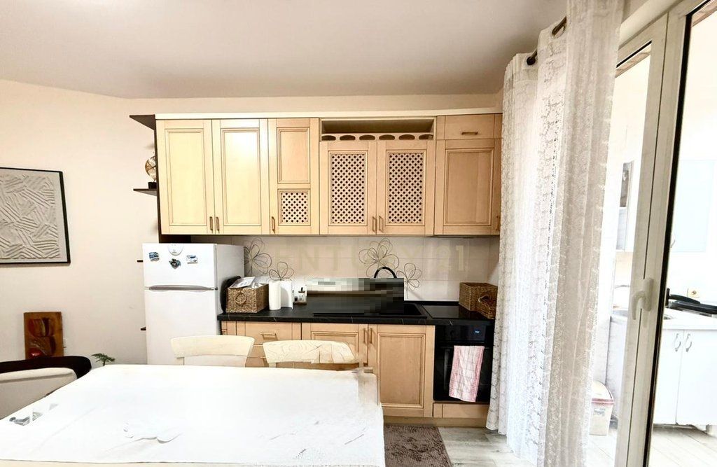 SHITET APARTAMENT 1+1 TE GJIMNAZI PARTIZANI