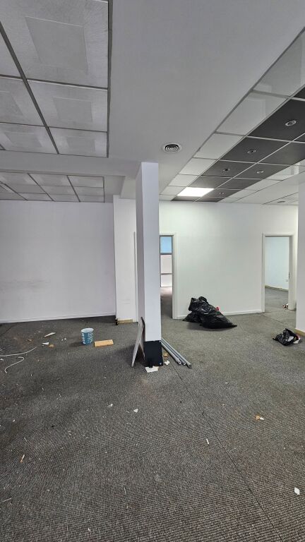 Ambjent me Qira për Zyra – Ish Ekspozita, Tiranë | 200 m² | Lokacion Premium