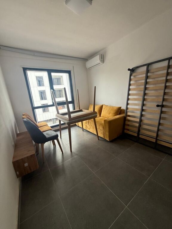 Porcelan Jepet Apartament 1+1 Me Qera