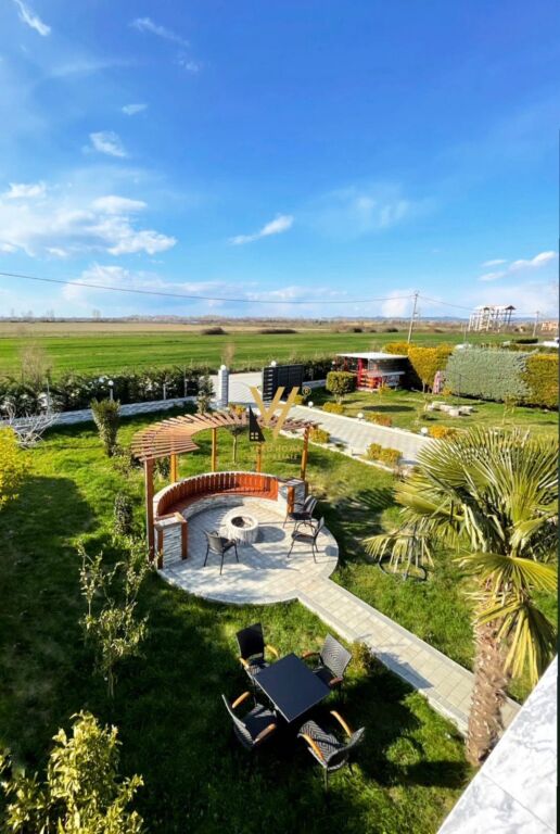 SHITET VILE DY KATESHE NE RRUSHKULL, SUKTH 721.000 EURO