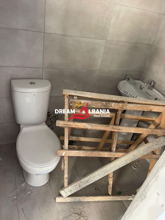 Magazzini in vendita sull'autostrada Tirana-Durazzo (ID 4181065)