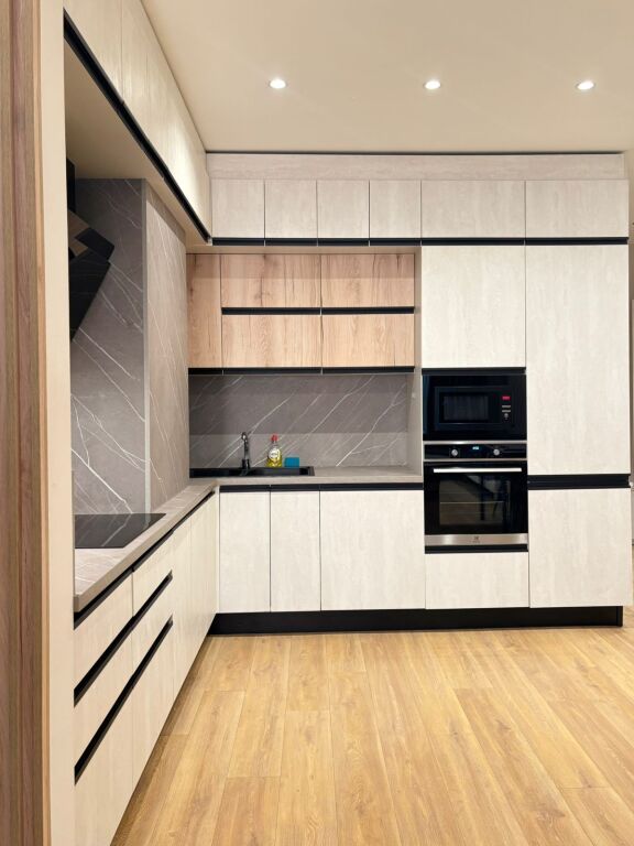 Apartament 2+1+Parking per qira tek Kompleksi Olimpik tek Komuna e Parisit.