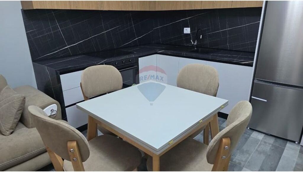 Apartament 1+1 me qira tek Zogu I Zi