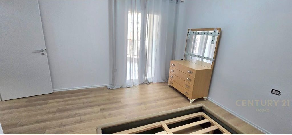 Zogu i Zi, apartament 1+1 per qira